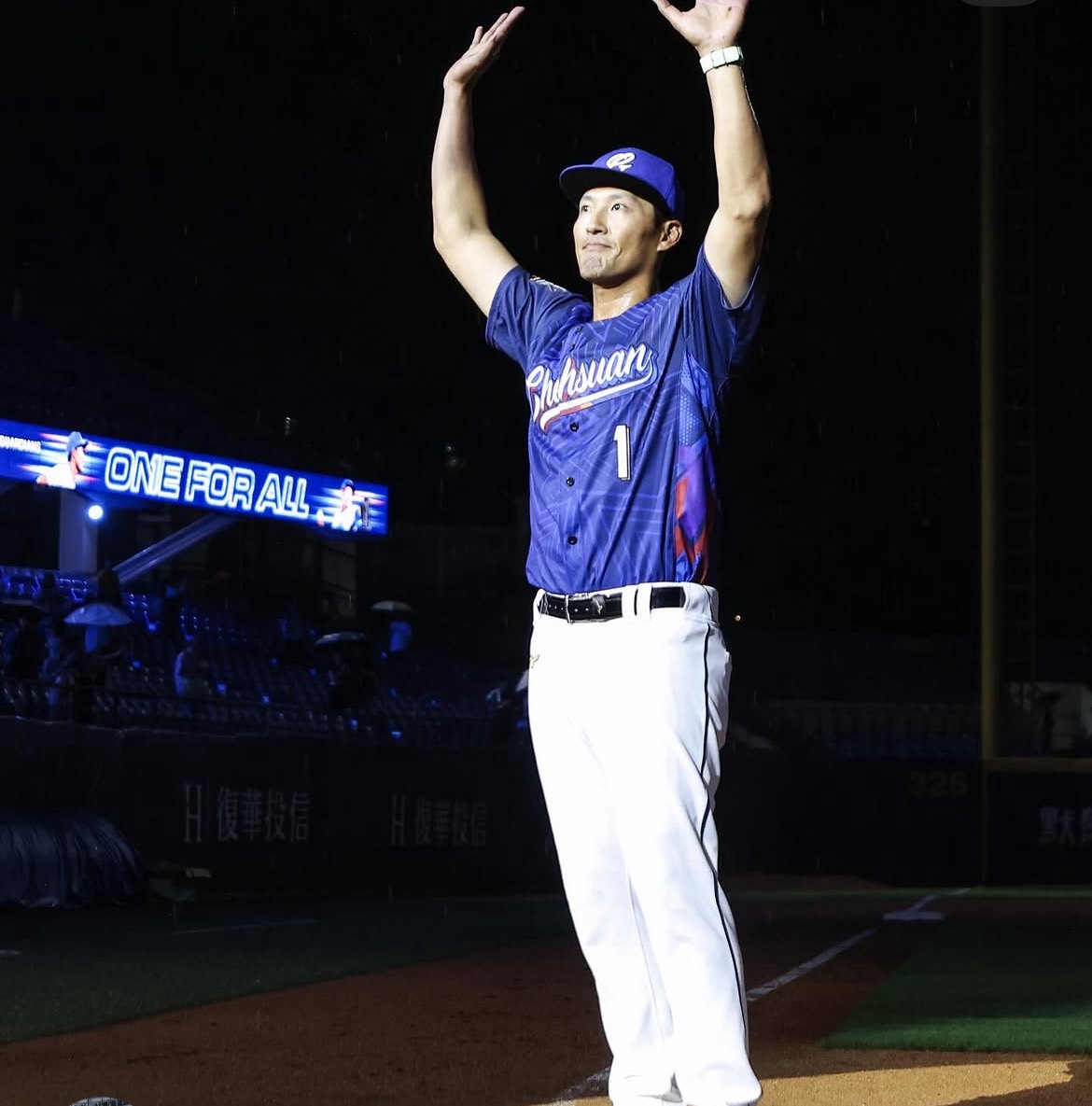 中職富邦悍將外野手林哲瑄（圖）上週正式引退，球團高層近日受訪時證實，當時受傷開刀，成為他職涯提前結束的關鍵。圖/取自林哲瑄IG