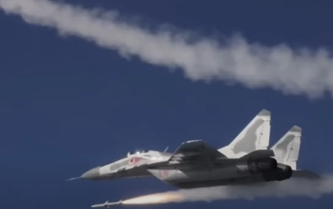 一架米格-29戰機發射一枚空對空飛彈。圖/翻攝自WION Youtube頻道