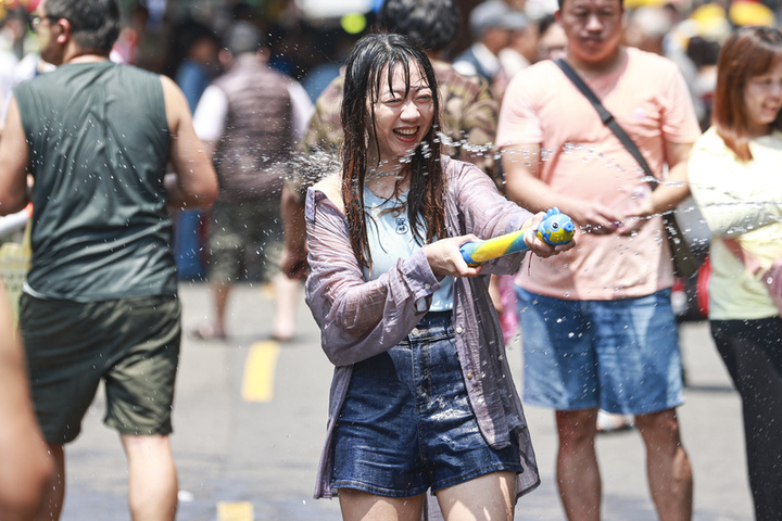 晴朗炎熱午後山區零星雨　周三起鋒面過境略轉涼有雨