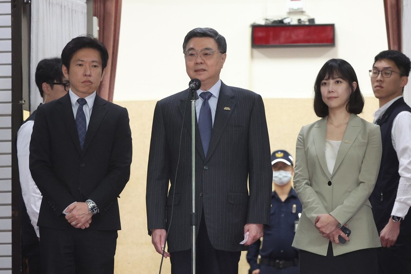 卓榮泰又稱中選會人事案藍營「背信」　藍：掩飾政院怠惰失職