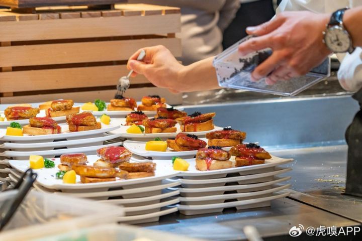 陸媒報導，全球市場每五片鵝肝中，就有一片來自山東省臨朐縣。圖/取自虎嗅APP微博