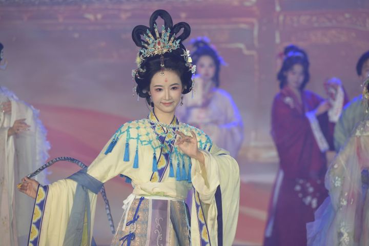兩岸聯合漢服秀、歌舞節目輪番上演，以年輕化舞臺表達傳遞青年傳承傳統文化的初心。圖/主辦單位提供