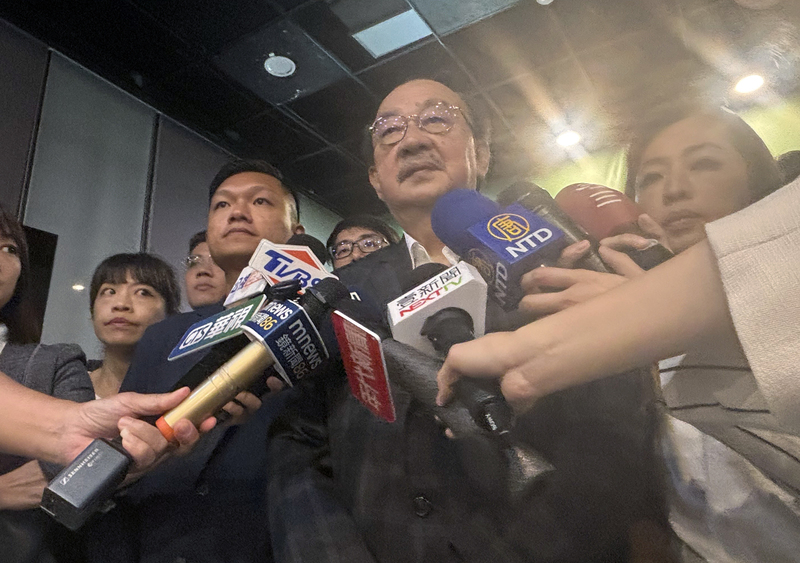 圖為民進黨立法院黨團總召柯建銘26日的受訪畫面。圖/中央社