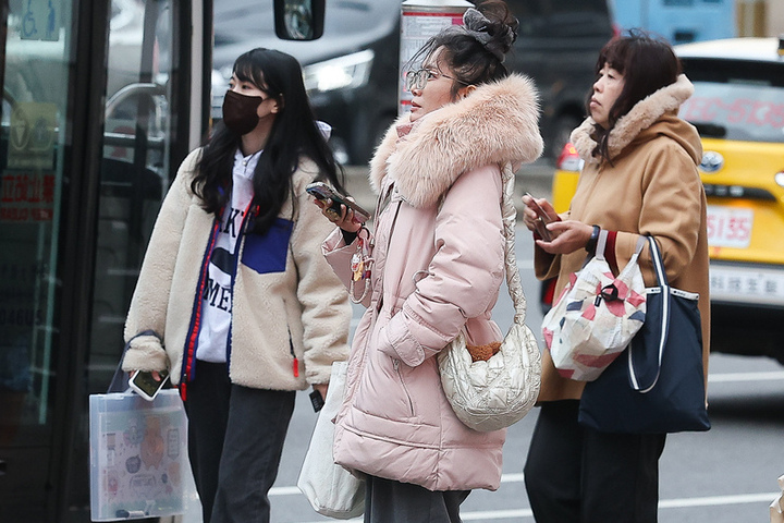 各地早晚仍冷白天回暖　周末北台上看20度