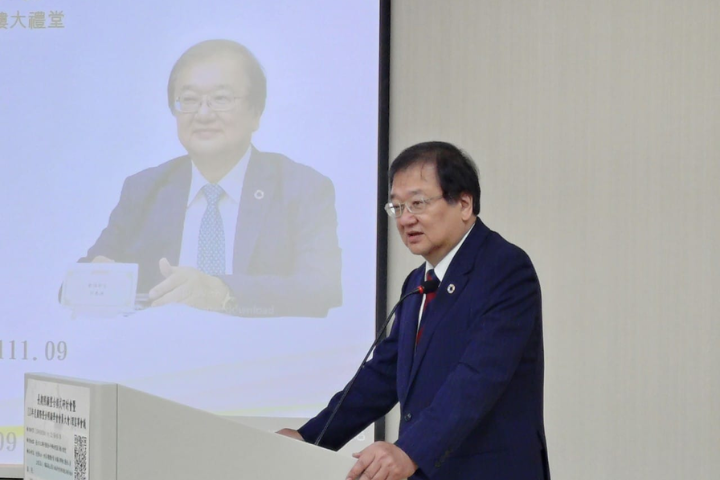 行政院長卓榮泰25日表示，內閣改組一周內完成，惟如今傳出衛福部長邱泰源拒請辭，遭名嘴周玉蔻痛批，要造反了嗎？圖／取自洪耳醫臉書