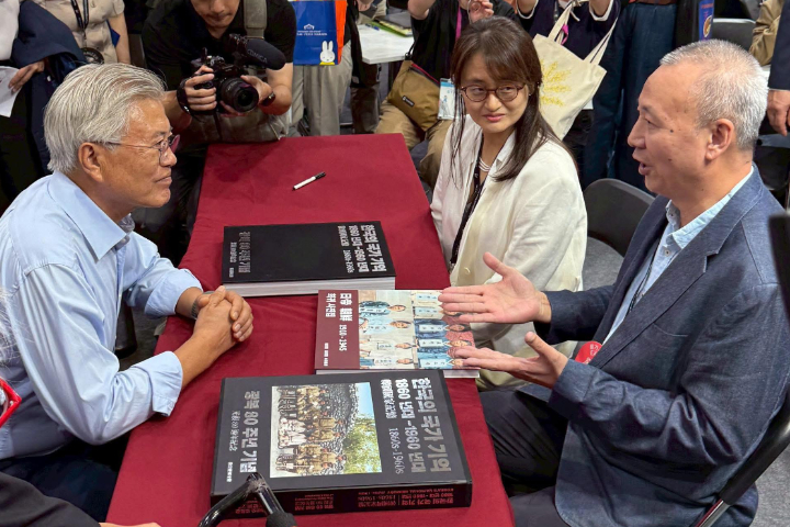 首爾書展刊登台韓抗日照片 文在寅對談徐宗懋 憶殖民統治痛苦經驗