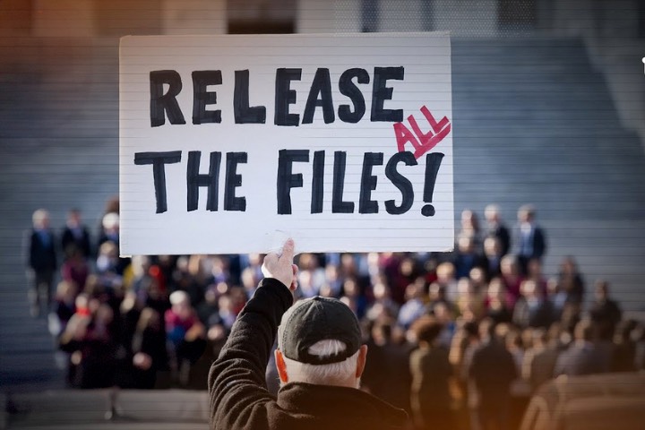 艾普斯坦檔案公開在即　美司法部趕工塗黑文件　內部僅發4頁指引