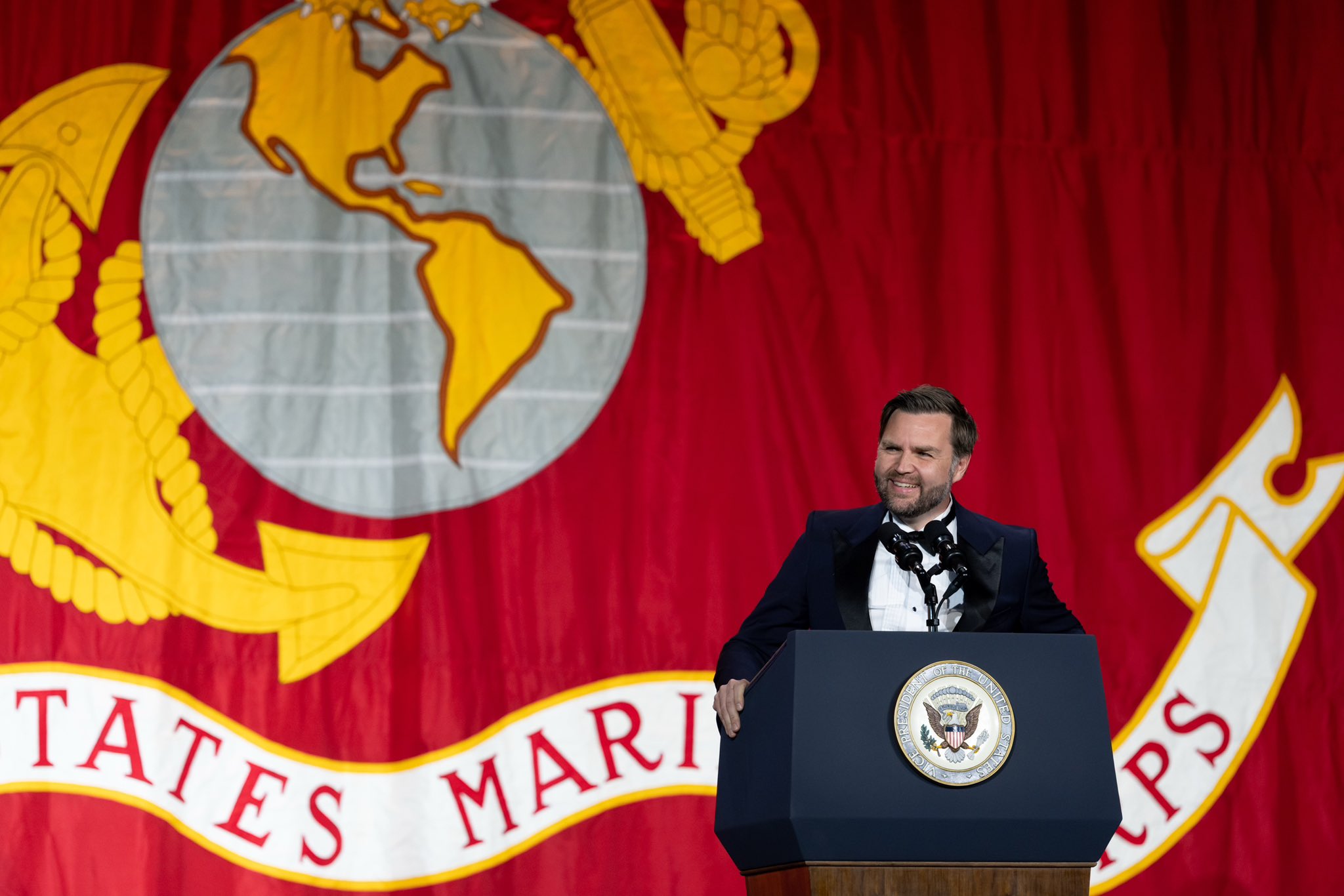 波頓批評美國副總統范斯的立場「塑膠化」。圖/取自Vice President JD Vance X