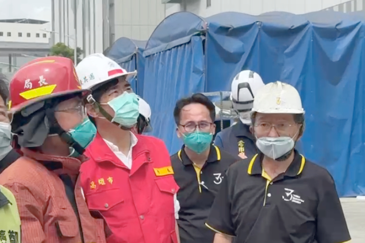 高雄電池廠火警延燒12小時 氫氟酸微量檢出嚇壞居民 環保局祭重罰停工