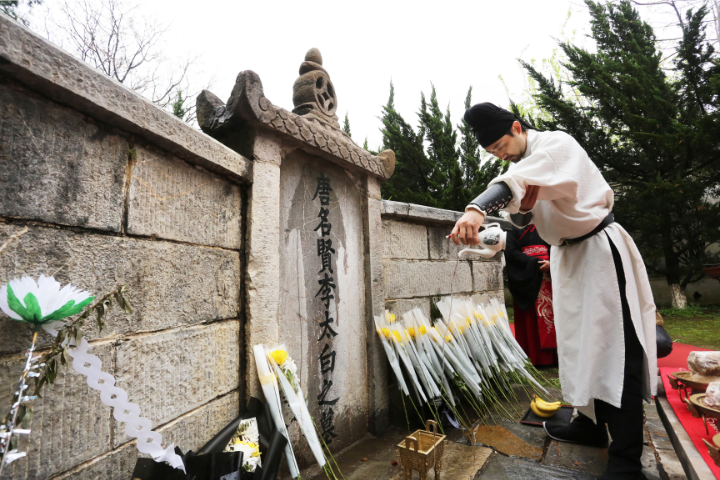 大陸年輕人愛上「古墓追星」