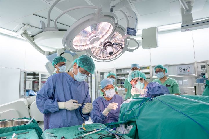 要命的頭痛　香港旅客腦動脈瘤破裂　基隆長庚跨團隊搶回生機