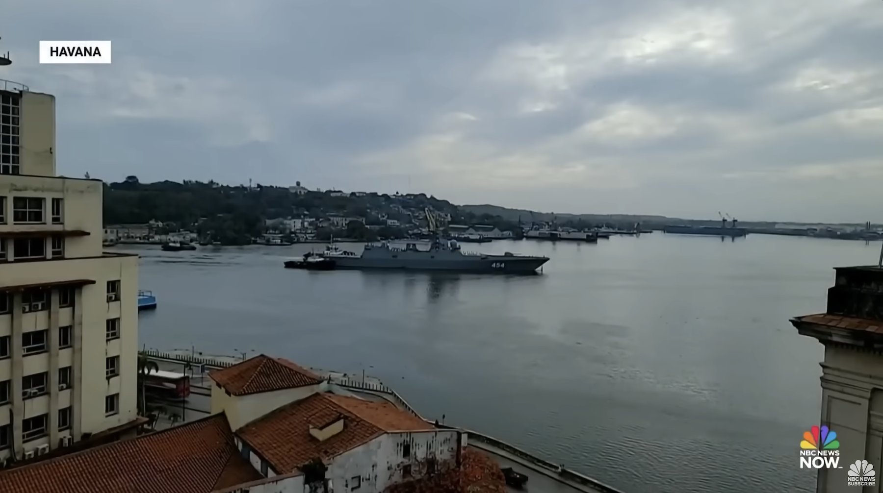 俄羅斯艦艇12日進入加勒比海，駛入古巴的哈瓦那港。圖/翻攝自NBC News YouTube頻道