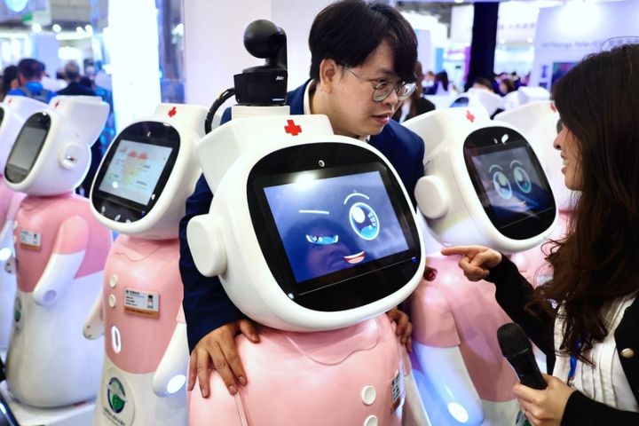 兩個世界？台億萬富豪數超越日韓澳法　僅有6.5%勞工受惠