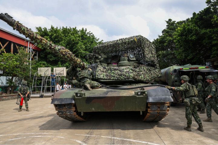 台灣新部署的美製M1A2T「艾布蘭」主力戰車首次參與漢光演習,也成為外界關注焦點。圖/中央社