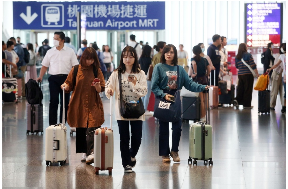 大陸旅客，好久不見。圖/取自香港中通社