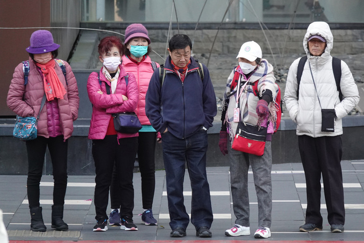 今天氣溫稍回暖，但早晚仍偏涼。圖/取自中央社