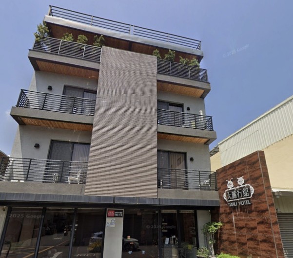  福麥國際室內裝修有限公司2020年將登記地址遷至臺南市中西區和真街79號；該址同時登記旅館。圖為公司登記地址所在建築。（圖／adapted from Google Maps）