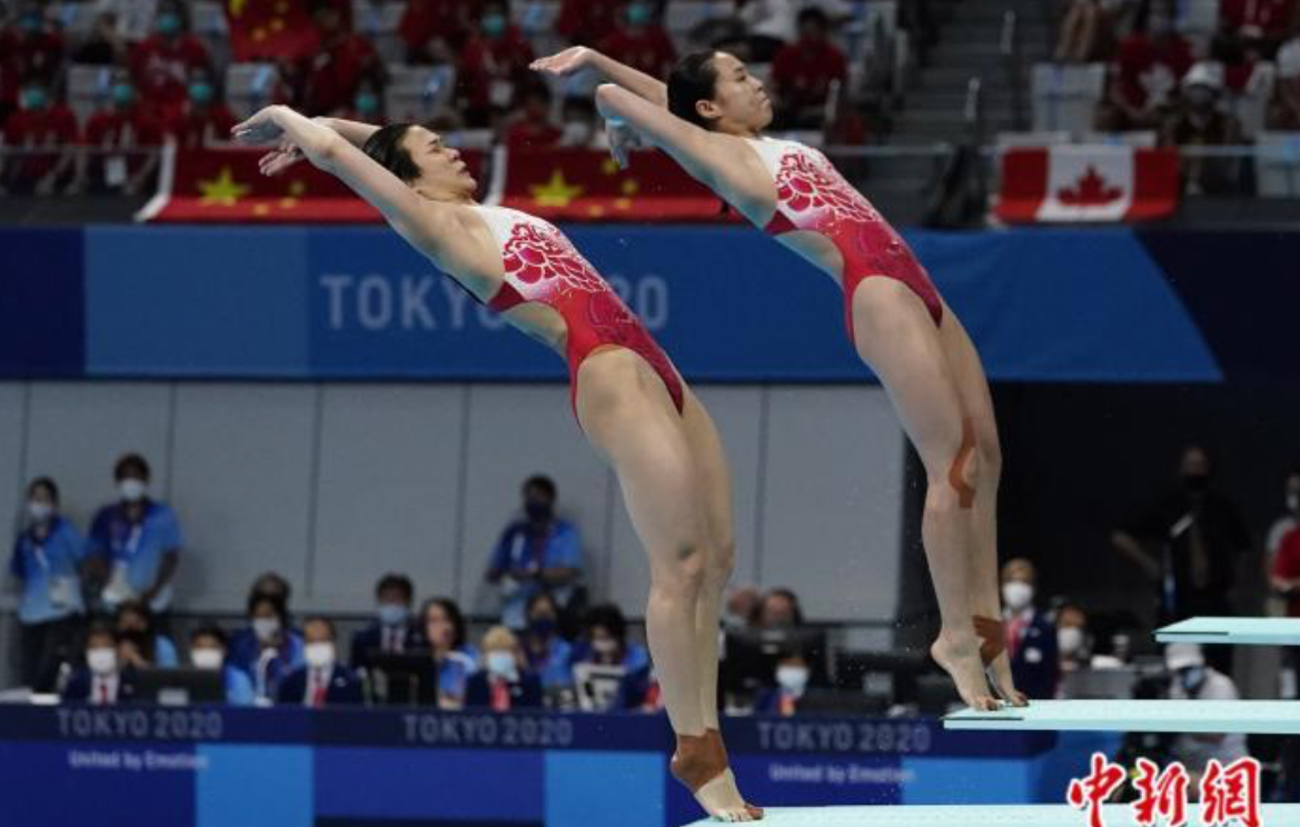 跳水女子雙人3公尺板決賽中，大陸跳水隊取得東京奧運3公尺跳板金牌。 圖／取自中新網