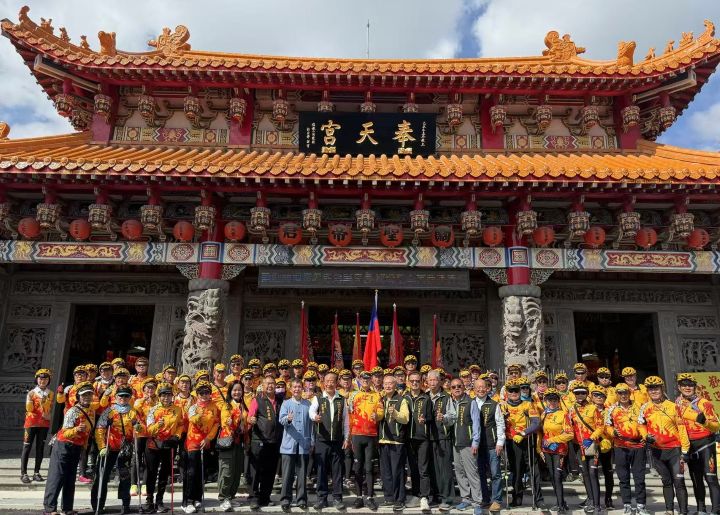 楊梅奉天宮全體合影。圖/張蔭泉攝