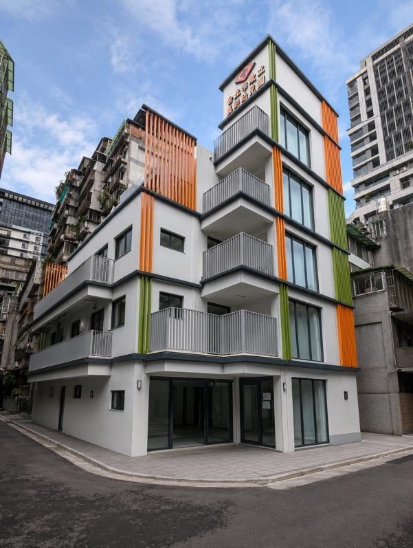 即將完工啟用的仁濟萬華日間照顧中心外觀。 圖／台北仁濟院 提供