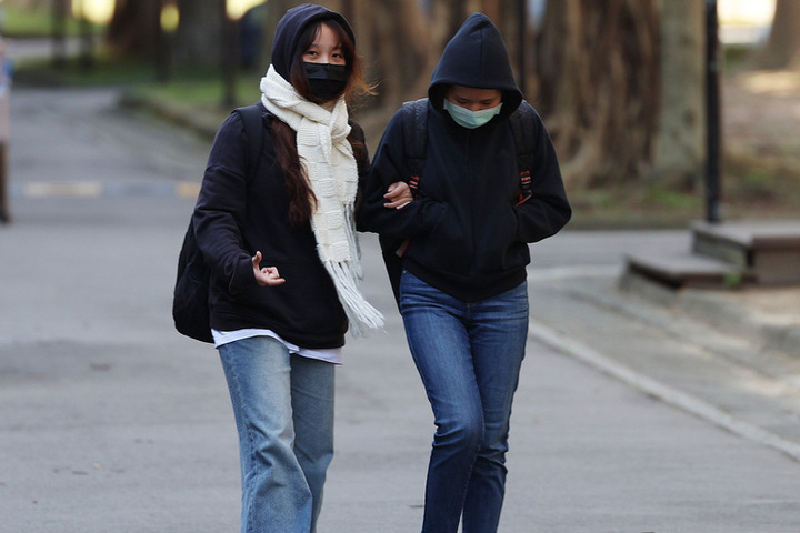 今天白天氣溫回升，但天氣仍偏涼冷。圖/取自中央氣象署